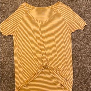 American Eagle tshirt